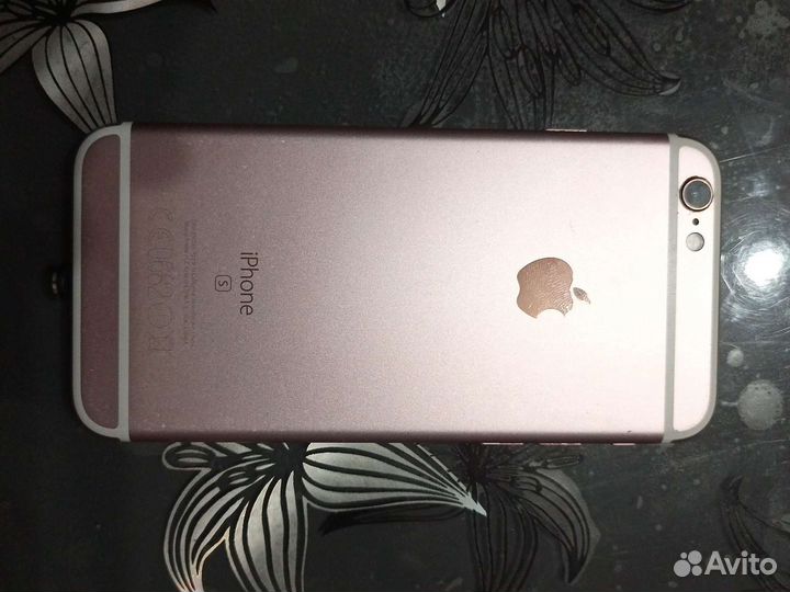 Телефон iPhone 6s
