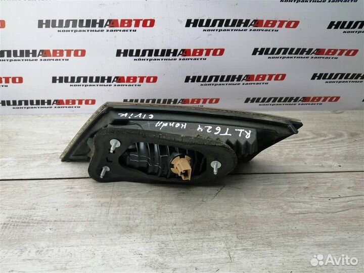 Фонарь левый в крышку багажника Хонда Цивик 8