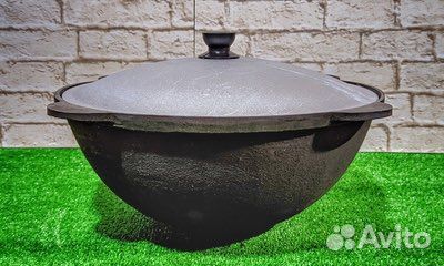 Казан чугунный с плоским дном и крышкой