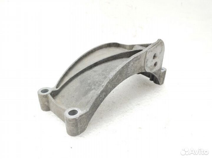 Кронштейн генератора Audi A6 C6 2.8 CCA 2008