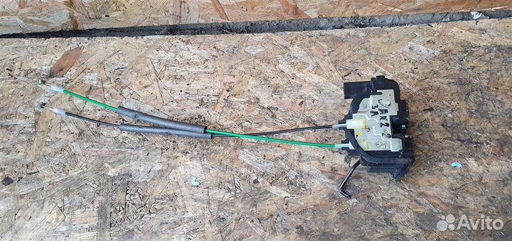 Замок двери задней левой Hyundai i20 2008-2014