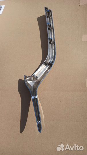 Левый молдинг решетки радиатора Mazda CX-5 2018