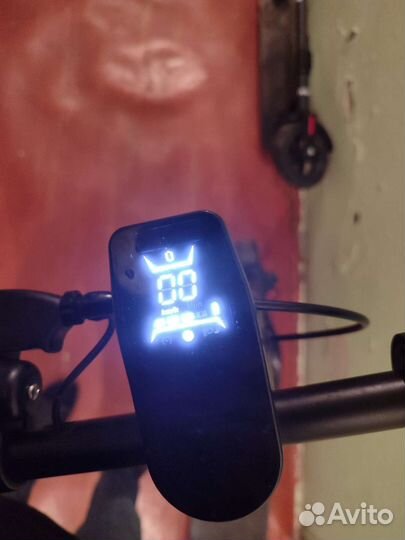 Самокат взрослый электрический новый