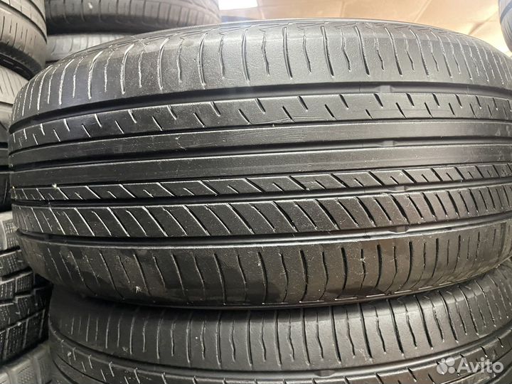 Yokohama Advan dB V552 215/55 R17