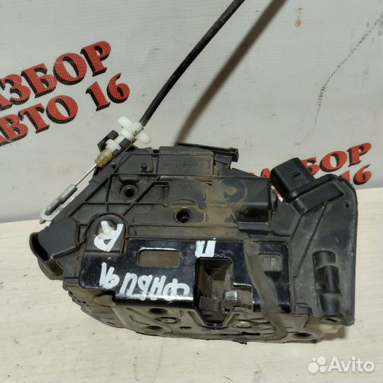 Передний правый замок двери Skoda Fabia 2