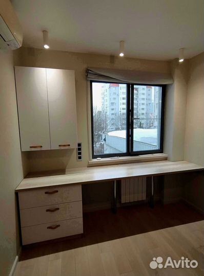 Рабочая зона у окна