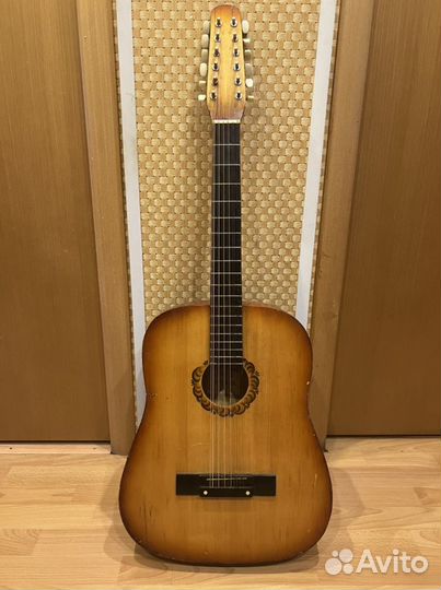 Акустическая гитара двенадцатиструнная