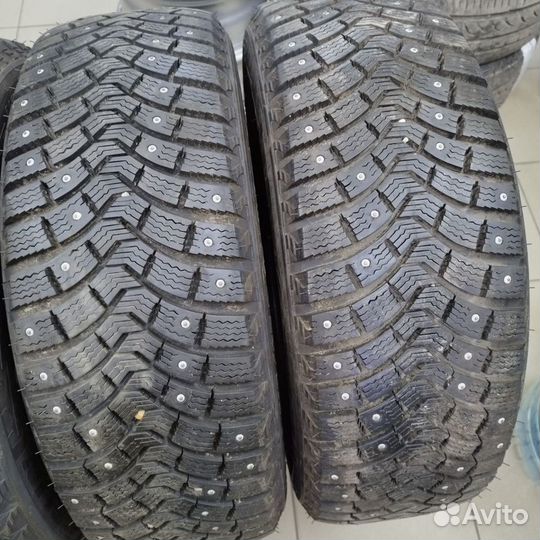 Michelin X-Ice North 2 215/65 R16 82H