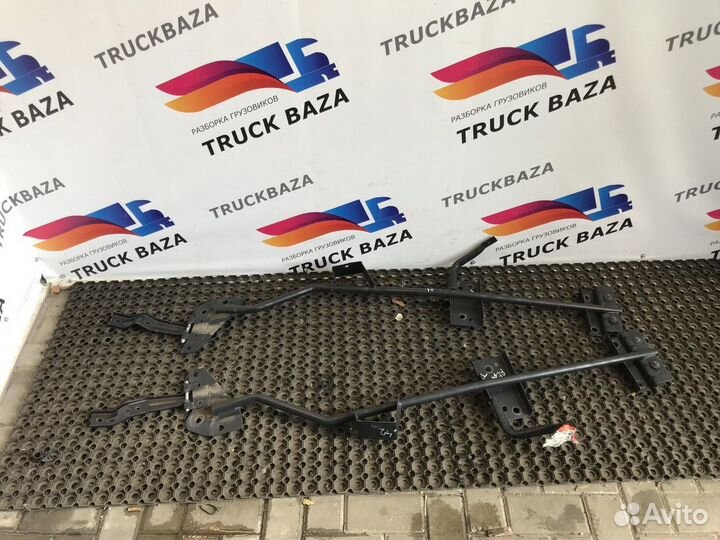 Комплект крепления спойлера кабины Renault T