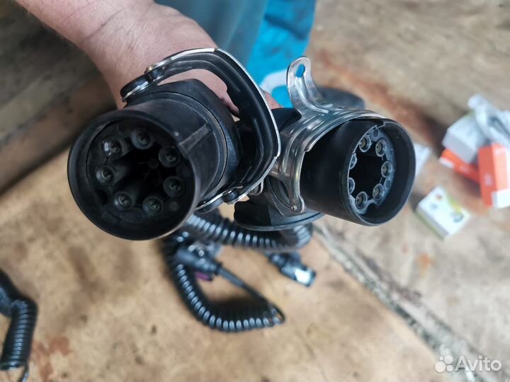 Кабель от тягача к прицепу