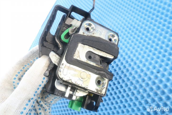 Замок двери передний левый Hyundai Solaris 1