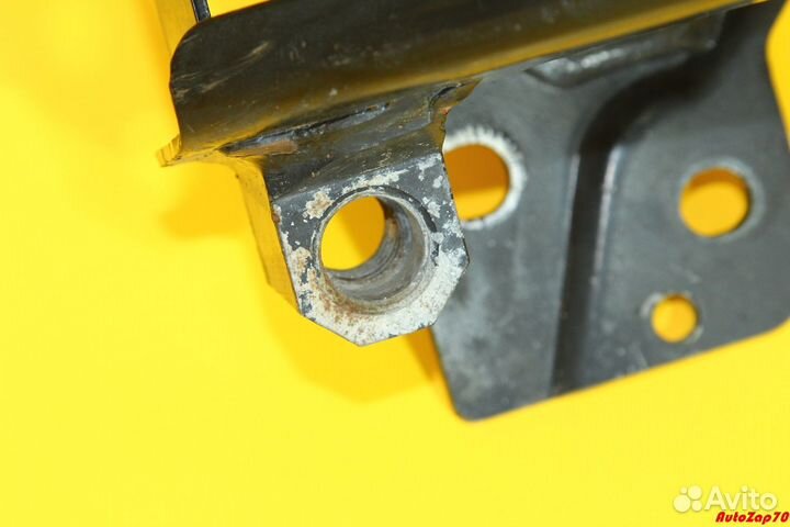 VW Phaeton Усилитель переднего бампера