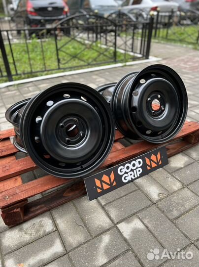 Штампованный диск R15 Largus