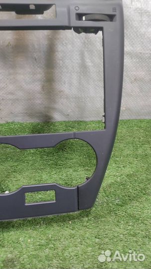 Рамка магнитолы Land Rover Freelander 2 2008