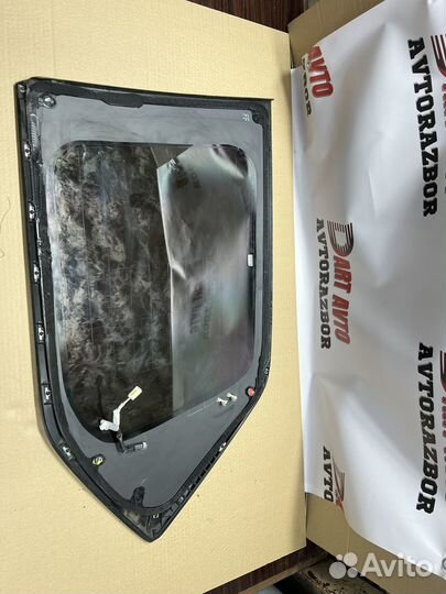 Стекло заднего правого крыла Lexus LX 570