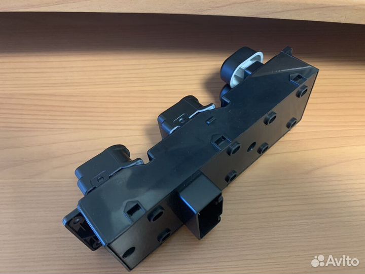 Блок управления стеклоподъемниками Хендай Солярис