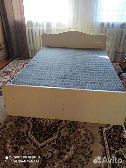 Кровать двухспальная 140 200 с матрасом