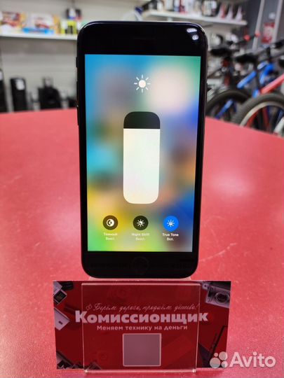 iPhone 8, 64 ГБ