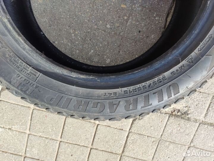 Goodyear Ultra Grip Ice Arctic 2 205/55 R16 94T