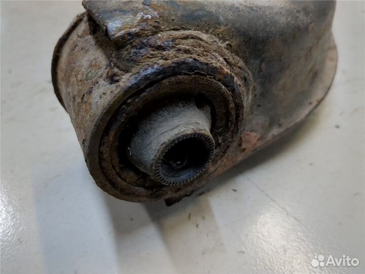 Рычаг подвески Suzuki Vitara, 1992