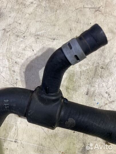 Патрубок системы охлаждения Mercedes-Benz E-Class