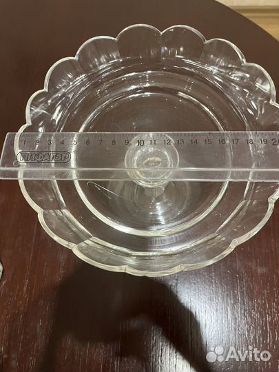 Старинная ваза для фруктов