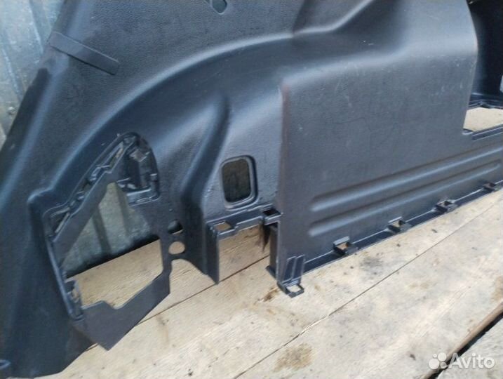 Обшивка багажника задняя правая Nissan X-Trail T31