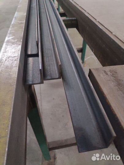 Уголок металлический 40*40