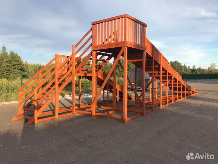 Зимняя горка, деревянная горка