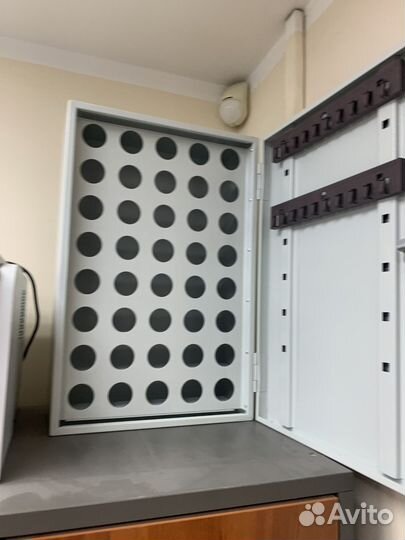 Ключница-пенальница с опечатывающим устройством