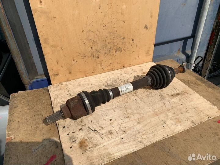 Приводной вал левый Peugeot 308 408 3008