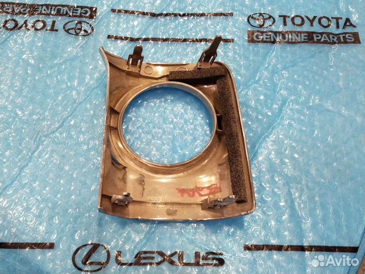 Накладка птф Лексус LX570 правая оригинал 12-15