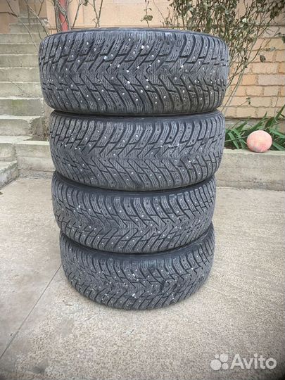 Nokian Tyres Hakkapeliitta 8 215/55 R17 98E