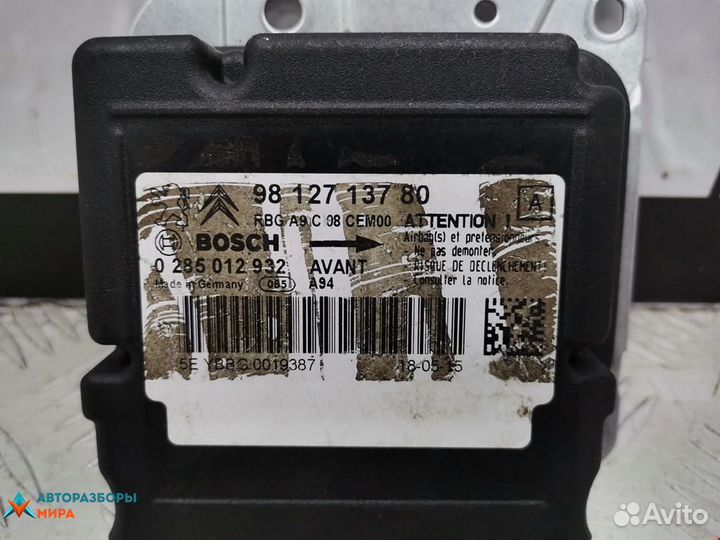 Подушка безопасности Peugeot 2008 2015 9812713780