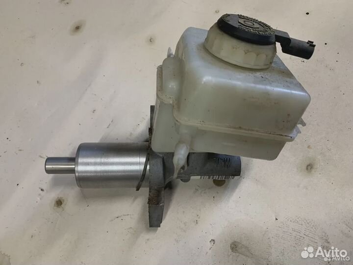 Главный тормозной цилиндр BMW X5 X6 E70 E71