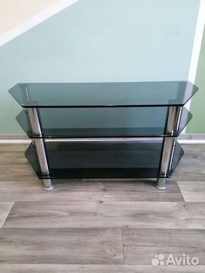 Стеклянная тумба под тв