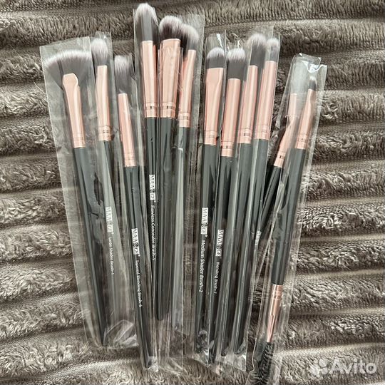 Кисти для макияжа новые