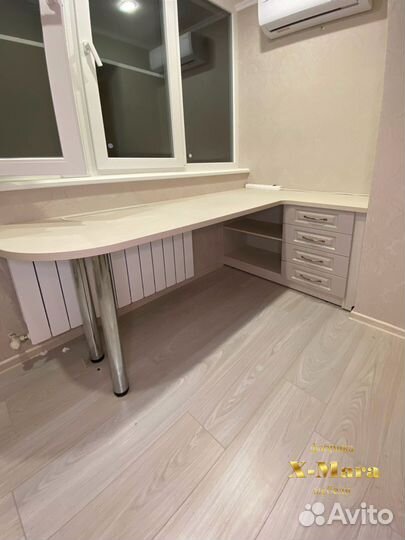 Стол письменный