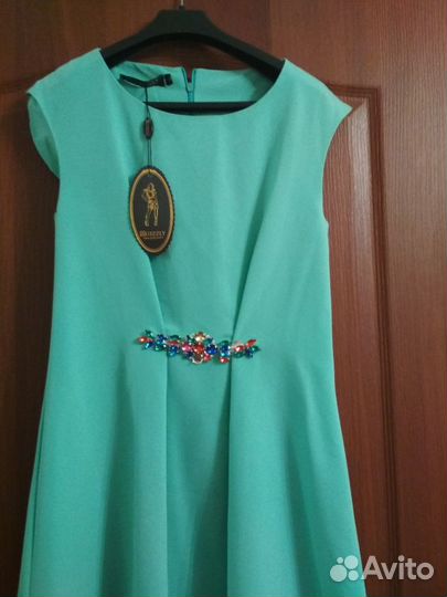 Платье новое 42 размер