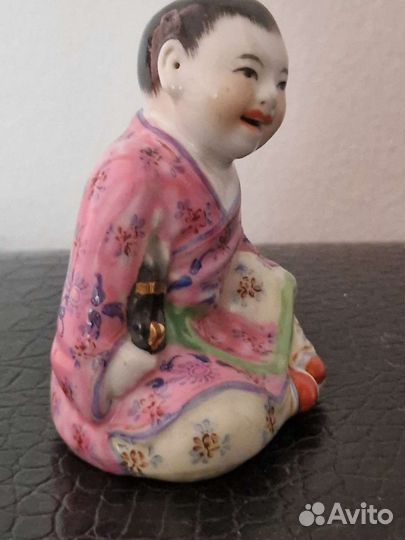 Фарфорофая фигурка Китай