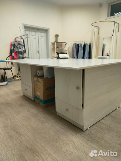 Продам стол раскройный 1,6*2,0, высота 80см