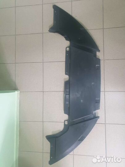 Кожух пыльник юбка защита бампера Ford Focus 3