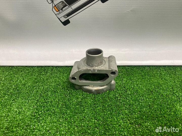 Корпус термостата Mercedes-Benz M102