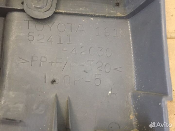 Обшивка стойки Toyota RAV4 (2604)