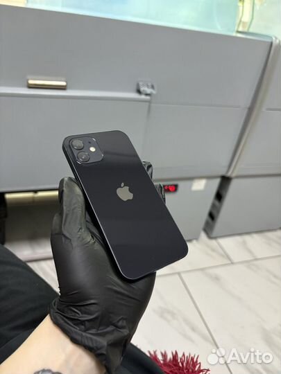 iPhone 12, 64 ГБ