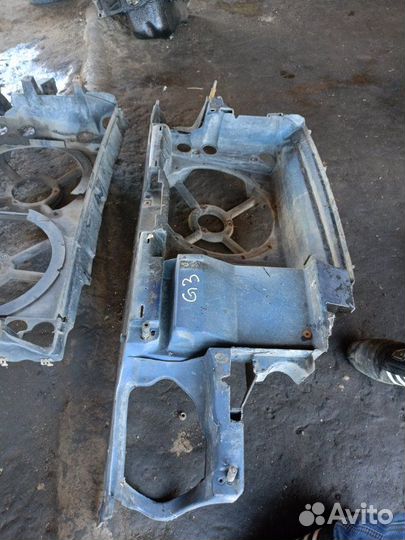 Рамка радиатора телевизор Volkswagen Golf MK3