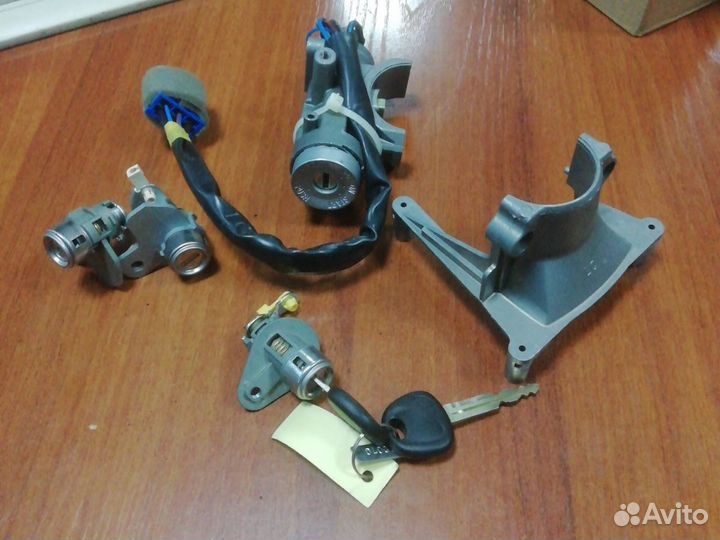 Hyundai Accent Комплект замков 8190525A10