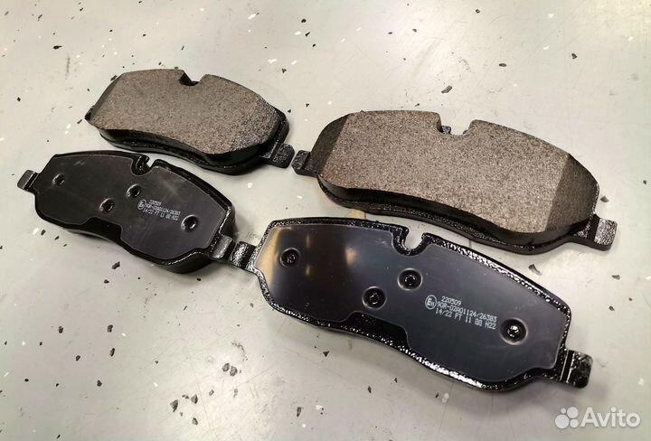 Колодки тормозные передние Land Rover