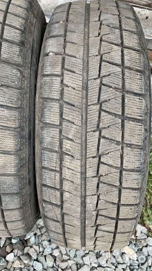 Bridgestone Blizzak Revo GZ 215/65 R16