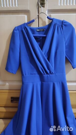 Нарядное женское платье 44